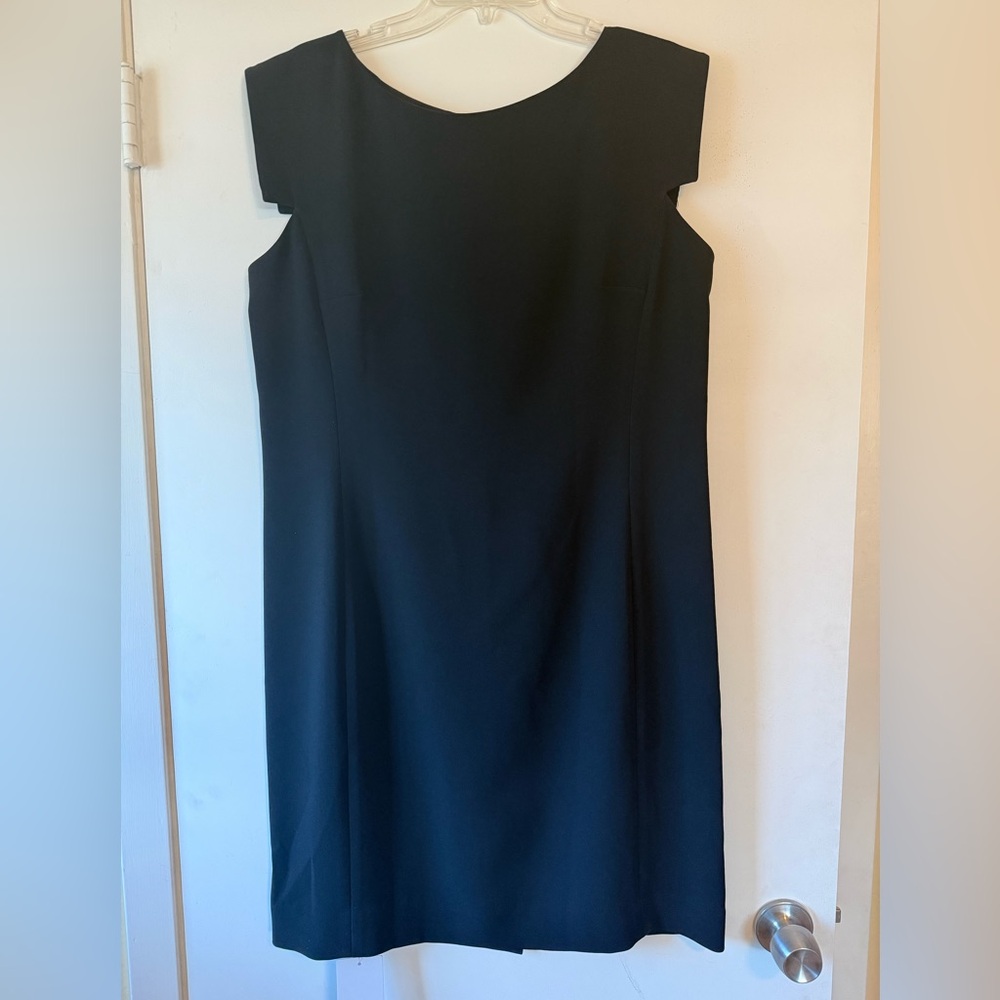 MM Lafleur Classic Black knee length Dress